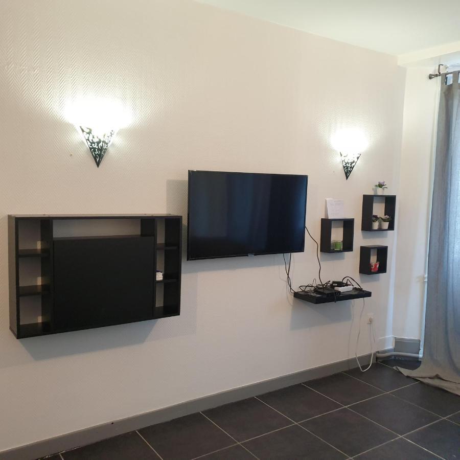 Appartement T2 Courte Duree Coup De Coeur Toute A 5 Minutes Saint-Etienne  Bagian luar foto